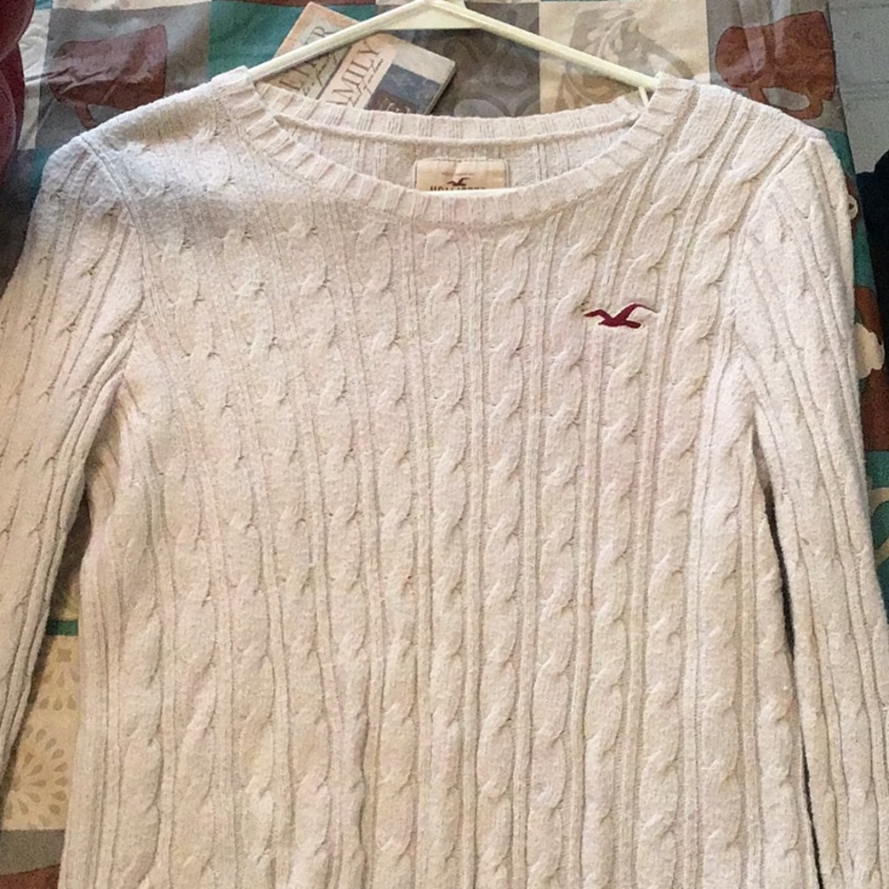 Hollister sweater